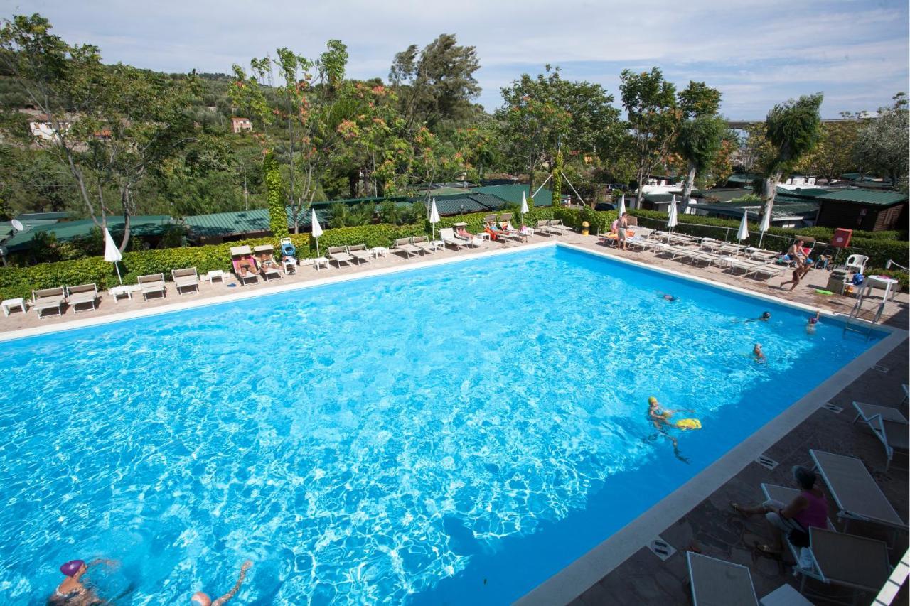 Il Frantoio Camping San Bartolomeo Al Mare Exterior foto