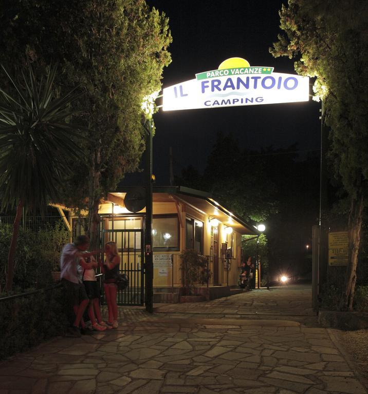 Il Frantoio Camping San Bartolomeo Al Mare Exterior foto